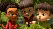 Lina und Bohnenstange zeigen Kleiner Fuß, zu was sich seine kleine Raupe Kiki entwickelt hat.