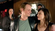 ARD/WDR TATORT: EINE ANDERE WELT, Daniel (Stefan Konarske) und Nora (Aylin Tezel) verlassen den Club. Türsteherin (Katharina Gerhardt, l)