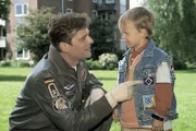Jan Wollcke (Oliver Hörner) bittet Thorsten (Steven Brandt), in Zukunft etwas verantwortlicher mit dem jüngeren Bruder umzugehen.
