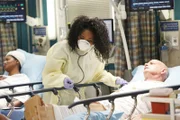 Nach einer Explosion in einer großen Shopping Mall kämpft Stephanie (Jerrika Hinton) ums Überleben ihres Patienten ...