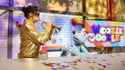 Maria und Woozle wetten, ob Woozle es schafft, sich ganz normal und vernünftig zu verhalten. Dabei stellt Maria ihn ganz schön auf die Probe.