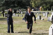 Versucht alles, um Red John endlich zu fassen: Jane (Simon Baker, r.) ...