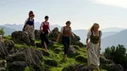 Die Saligen Frauen, Irmgard Wimmer, Lydia Weiss, Anneliese Schneider und Katharina Pföß, am Weg zu den Mandelwänden.