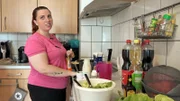 Denise wiederum hatte Glück und hat eine Wohnung in der Mannheimer Innenstadt ergattern können. Die älteste Tochter von Carmen und Dieter hat acht Jahre im Rheinland gelebt und ist nun zurück nach Mannheim gezogen.
