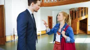 Jenny (Birte Hanusrichter) hat wieder einmal eine Erkenntnis und teilt diese direkt mit Max (August Wittgenstein).