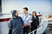 Pirmin (Simon Werdelis, M.) und Julia (Wendy Güntensperger, r.) machen ein Ende.