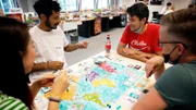 Brettspiele erfreuen sich großer Beliebtheit.