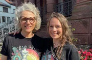 Nähdels Tanja Hahner (re) und Sandra Kanther.