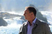 Der Bodensee – bergumringt und sonnenverwöhnt. Er ist der drittgrößte Binnensee Mitteleuropas, nur Balaton und Genfer See sind mächtiger. Deutschland, Österreich und die Schweiz teilen sich dieses Idyll, das Moderator Axel Bulthaupt erlebt und entdeckt – zu Wasser, zu Land und in der Luft.