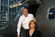 Bernhard (Friedrich von Thun) und seine Ex-Frau Claire (Senta Berger) beobachten ihre umtriebige Tochter – und ahnen, dass etwas nicht stimmt. Bernhard (Friedrich von Thun) und seine Ex-Frau Claire (Senta Berger) beobachten ihre umtriebige Tochter – und ahnen, dass etwas nicht stimmt.