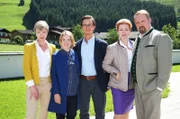 Von links: Charlotte Classen (Anna Stieblich), Svea Classen (Paula Kalenberg), Peter Pirnegger (Sebastian Wendelin), Inge Pirnegger (Petra Morzé) und Joseph Pirnegger (Harald Krassnitzer).