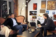 ARD ROTE ROSEN FOLGE 1434, am Mittwoch um 14:10 Uhr im ERSTEN. Torben (Joachim Kretzer, l.) erklärt Ben (Hakim Michael Meziani, r.), dass er Naomi nach ihrem Auszug nicht vermisst. Im Gegenteil, er genießt die Ruhe.