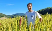 Südamerika im Schweizer Kanton Baselland - Hanspeter Ryf in seinem Amaranth-Feld