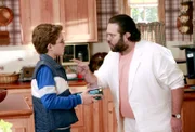 L-R: Adam Goldberg (Sean Giambrone), Marvin Goldberg (Dan Fogler).