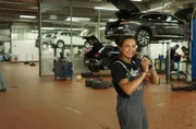 Seit ihrer Kindheit schraubt Amanda an Autos.