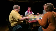 Die Spielgruppe spielt das Brettspiel Terra Mystica. Dieses Bild kann für alle drei Teile verwendet werden.