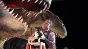 Eine Spur im Mordfall Lister führt Ray Langston (Laurence Fishburne) und Hodges in eine in Las Vegas gastierende Dinosaurier-Show.