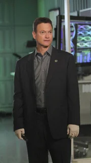 Detective Mac Taylor muss herausfinden, warum das Sicherheitssystem des Gebäudes, in dem eine Leiche gefunden wurde, gezielt manipuliert werden konnte.