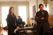Pictured: (l-r) Saffron Burrows as Detective Serena Stevens, Jeff Goldblum as Detective Zach Nichols