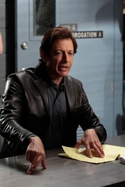 Wurde Howell zu Unrecht an dem Mord an Gunderson verurteilt? Als Nichols (Jeff Goldblum) auf eine neue Leiche trifft, hat er den Verdacht, dass der wahre Täter noch auf freiem Fuß ist ...
