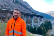 ASFINAG Mitarbeiter Peter Augschöll bescheinigt der Luegbrücke einen sehr schlechten Zustand. Weiteres Bildmaterial finden Sie unter www.br-foto.de.