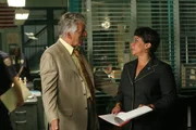 L-R: Joe Fontana (Dennis Farina), Lt. Anita Van Buren (S. Epatha Merkerson)