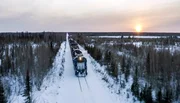 Idyllische Einöde: Im hohen Norden Kanadas durchqueren die Güter- und Personenzüge der VIA Rail karge Schneelandschaften.