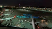 Blick auf den Frankfurter Flughafen bei Nacht.