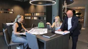 S04E08: Davina ist sauer, weil Shania sich eine Traumwohnung einrichtet - ein heftiger Streit entbrennt! Doch Shania lässt sich nicht beirren. Der wahre Härtetest wartet mit den Eltern: Carmen und Robert wollen ihre Bauerfahrung einbringen.