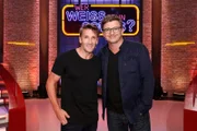 Die Schauspieler Mark Keller (l.) und Hans Sigl (r.) treten bei "Wer weiß denn sowas?" gegeneinander an.