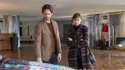 Olivier Karlson möchte Mariana alle Teppiche abkaufen.