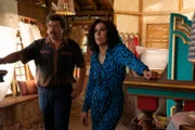 l-r: Danny McBride als Jesse Gemstone, Edi Patterson als Judy Gemstone