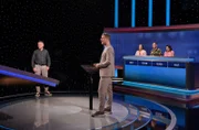 Moderator Alexander Bommes (M.) mit den Kandidaten: Ralf Appenzeller (l.), Julia Huning (3.v.r.), Stefan Grönda (2.v.r.) und Felicia Palumbo (r.).