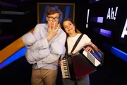 Ralph und Clarissa beschäftigen sich dieses Mal mit dem Thema "Eine Runde Knotenpolka" Ralph und Clarissa beschäftigen sich dieses Mal mit dem Thema "Eine Runde Knotenpolka"