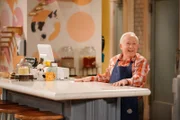 Phil (Leslie Jordan)