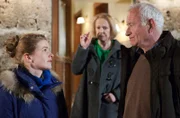 Ist Frau Mönke wirklich so verwirrt, wie sie tut? Emily Gans und Urban Fuchs kommen Zweifel.