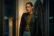 Samantha (Rachel Keller)
