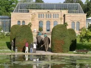 Wilhelma: Das Maurische Landhaus innerhalb des Maurischen Gartens.