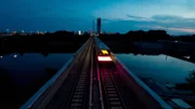 Die Wiener U-Bahn ist täglich Schauplatz einzigartiger Begegnungen, von geheimen Orten im Tunnelsystem bis hin zu U-Bahn-Raves in der Station Volkstheater.