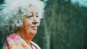 Sandra lebte lange in einer monogamen Beziehung. Nach mehreren lebensverändernden Ereignissen stellte sie sich die Frage, wie sie wirklich leben will.