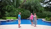 Auf der Suche nach mehr Entspannung verlassen Jon, Shawna und Tochter Acacia ihren 100 Jahre alten Bauernhof in Kanada und machen sich auf in Richtung Regenwald und Strände in Nosara, Costa Rica. Der auf Gesundheit und Wellness ausgerichtete Ort passt gut zu Shawnas Arbeit als ganzheitliche Therapeutin. Die Tochter soll auf eine multikulturelle Schule gehen.