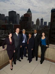 Alana De La Garza als Assistant District Attorney Connie Rubirosa, Sam Waterston als Assistant District Attorney Jack McCoy, Fred Dalton Thompson als District Attorney Arthur Branch, S. Epatha Merkerson als Lieutenant Anita Van Buren, Jesse L. Martin als Detective Ed Green, Milena Govich als Detective Nina Cassady.