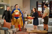 (v.l.n.r.) Joey Lawrence (Joey Lawrence); Max (Cheyenne Jackson); Kat (Mayim Bialik); Oscar (Christopher Rivas)