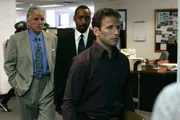 Denis Farina as Fontana, Jesse L. Martin as Green, Mark Feuerstein as Eric Speicher