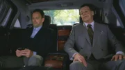 Mit Morlands (John Noble, r.) Hilfe können Sherlock (Jonny Lee Miller, l.) und Watson den komplizierten Fall um ein Attentat vielleicht schneller lösen. Doch welche Hintergedanken hat Morland mit seiner Unterstützung?