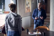 Kitty (Maike Jüttendonk) und Hugo (Barnaby Metschurat)