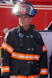 Owen Strand (Rob Lowe)