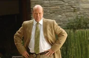 Bei der Begutachtung eines Tatortes entdecken Det. Frank Tripp (Rex Linn) und seine Kollegen eine weitere Leiche hinter dem Haus ...