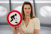 Wenn es auf See so richtig stürmt, wird selbst der härteste Matrose seekrank. Bislang ist es noch nicht gelungen, dem Bewegungsschwindel beizukommen. Doch ein kleines Gerät, ursprünglich für das US-Militär entwickelt, könnte ihm ein Ende bereiten. Was hinter dieser Erfindung steckt und wie sie unser Gehirn überlistet, erklärt Anja Reschke bei „Wissen vor acht – Zukunft“.
