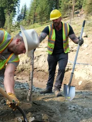 L-R: Kyle Pletzke and Stuart Mckenzie digging